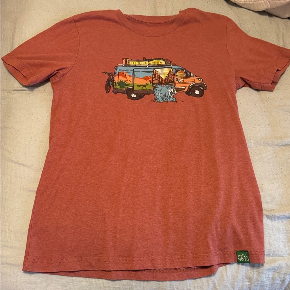 Graphic Short Sleeve Tee in Red